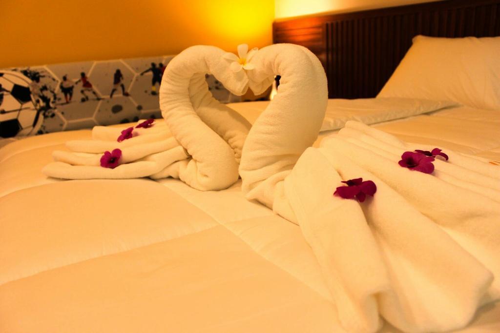 The Win Hotel Bang Saphan Exterior photo